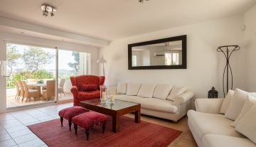 Resa Estates townhouse Ace sea views te koop sale living.jpg